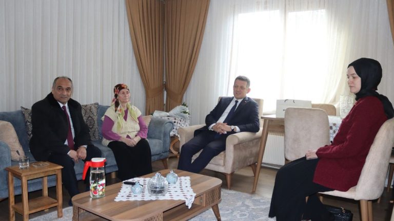 Beykoz Kaymakamı Dr. Fatih Ürkmezer’den Şehit Ailelerine Anlamlı Ziyaret