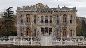 Boğaziçi’nin İncisi Küçüksu Kasrı: Tarih ve Estetiğin Buluşma Noktası