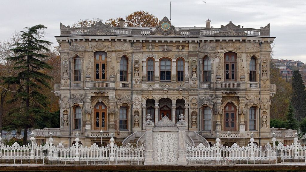 Boğaziçi’nin İncisi Küçüksu Kasrı: Tarih ve Estetiğin Buluşma Noktası