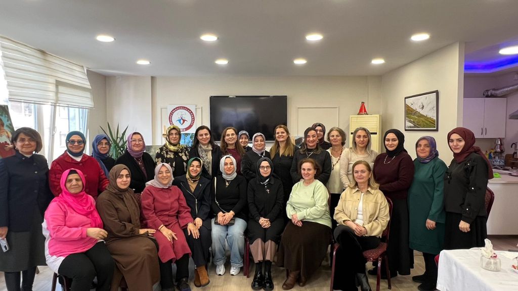 AK Parti İstanbul Milletvekili Yıldız Konal Süslü Beykoz’da Kadın Kooperatifini Ziyaret Etti