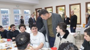 Kaymakam Dr. Fatih Ürkmezer Öğrencilerle İftar Sofrasında Buluştu