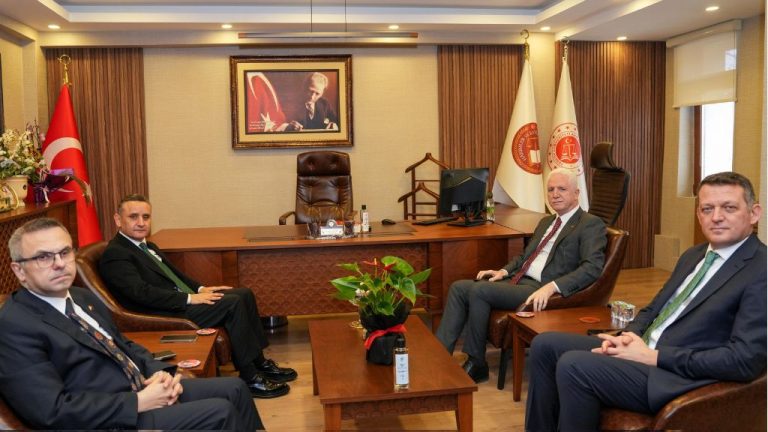 VALİ DAVUT GÜL’DEN BAŞSAVCI NECAATTİN ÖZTÜRK’E HAYIRLI OLSUN ZİYARETİ