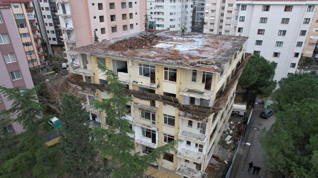 İBB’DEN BEYKOZ’DAKİ KENTSEL DÖNÜŞÜMÜ HIZLANDIRACAK ADIM: KİRA YARDIMLARI GÜNCELLENİYOR