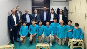 KAYMAKAM ÜRKMEZER’DEN ANADOLU HİSARI İLME HİZMET VAKFI’NA ZİYARET