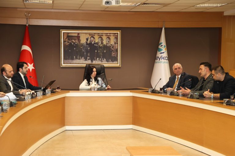 BAŞKAN VEKİLİ ÖZLEM VURAL GÜRZEL ÇUBUKLU’DAKİ TAPU KRİZİNE EL ATTI!