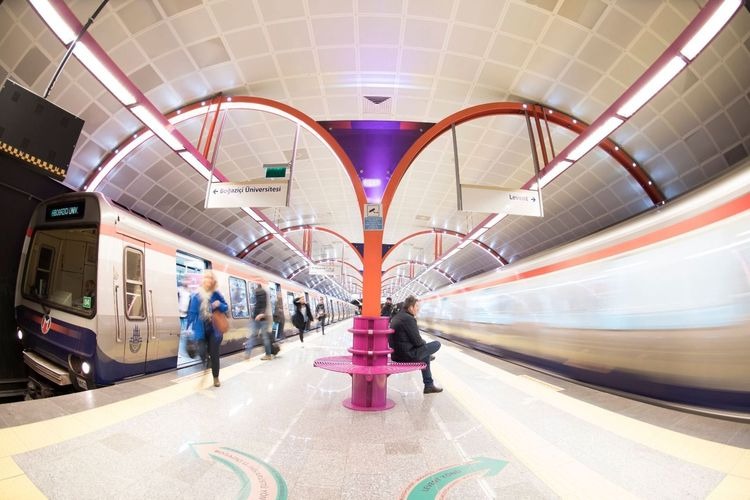 İSTANBUL, METRO HATLARIYLA AVRUPA KENTLERİNİ YAKALIYOR