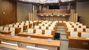 BEYKOZ BELEDİYE MECLİSİ’NDE “ZAMAN” MUAMMASI: SAATLER 10.00’U GÖSTERDİĞİNDE TOPLANTI BAŞLAYACAK MI?