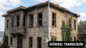 BEYKOZ’DA TEHLİKE SAÇAN İKİ METRUK YAPI İÇİN ACİL ÖNLEM VE YIKIM UYARISI