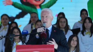 VALİ DAVUT GÜL BEYKOZ’DA AİLE VE ÇOCUK ŞENLİĞİ’NE KATILDI