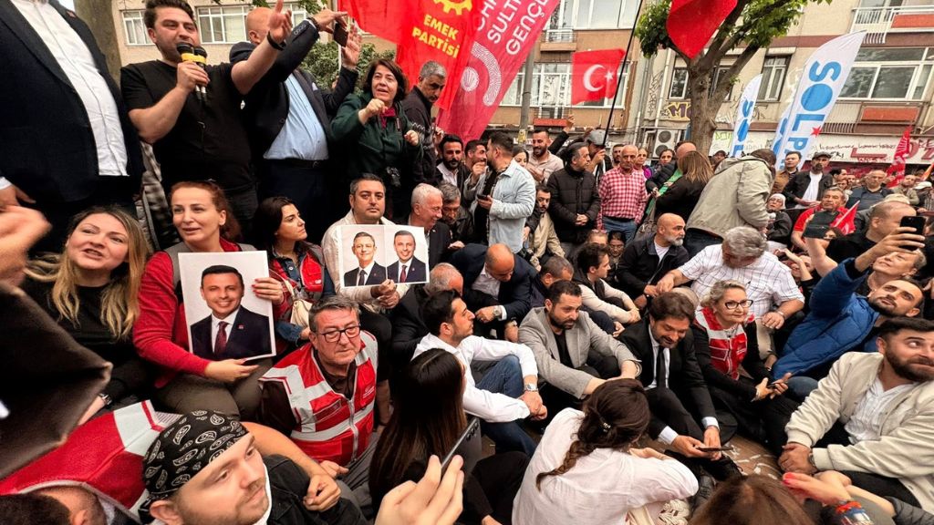 CHP BEYKOZ’DAN KADIKÖY’DE DEMOKRASİ ÇIKARMASI: “ÖZGÜR İSTANBUL, ÖZGÜR TÜRKİYE!”