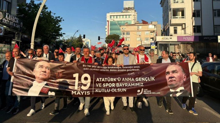 CHP BEYKOZ’DAN 19 MAYIS’TA GÖRKEMLİ KUTLAMA: KAVACIK’TAN OTAĞTEPE’YE COŞKU DOLU KORTEJ