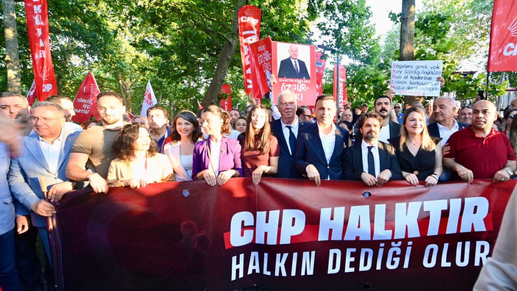 BEYKOZ’DA ADALET VE İRADE YÜRÜYÜŞÜ: “CHP HALKTIR, HALKIN DEDİĞİ OLUR”