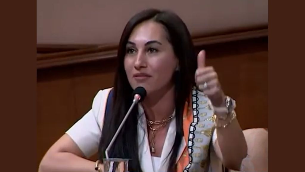 ÖZLEM VURAL GÜRZEL’DEN MEYDAN OKUYAN PAYLAŞIM: “BİZ SON SÖZÜ SÖYLEMEYİ SEVERİZ!”
