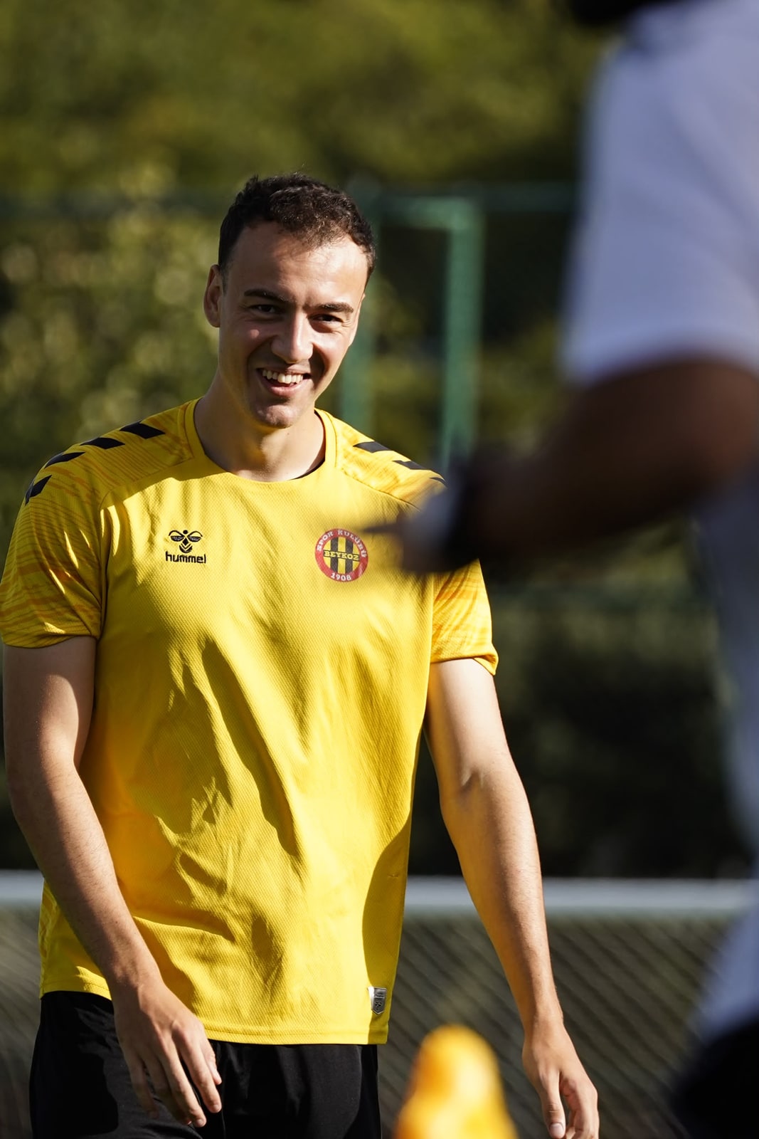Beykoz Anadolu futbolcusu antrenman sahasında